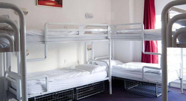 Kinlay Hostel Eyre Square - Best Hostel in Ireland 2025, Забронировать Хостел Голуэй графство Голуэй, рядом с Lynch’s Castle