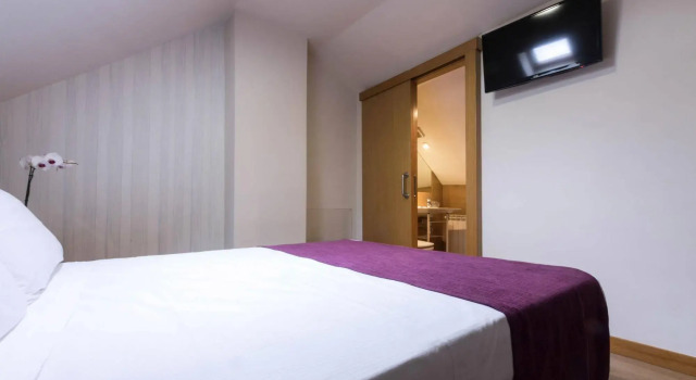 Di Carlo Hotels Madrid, Забронировать Отель Тетуан Мадрид