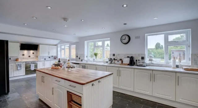 Коттедж Norfolk Luxe Beach House Sleeps 8 Dog Friendly