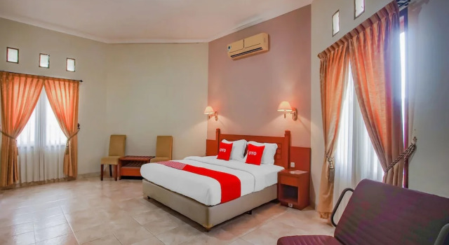 Люкс Classic Collection O 89999 Hotel Bumi Kedaton Resort