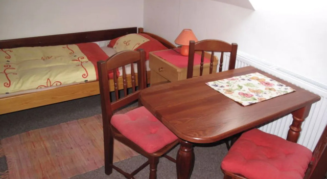 Lika Hlejov in Hlejov, Rezervați Hotel Úhlejov 