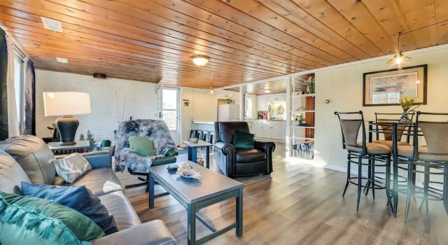 Houghton Lake Cottage - Central Location!, Varaa Lomakoti Houghton Lake Michigan