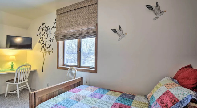 Коттедж Hip Downtown Cottage - Walk to Beach, Pier, Dining