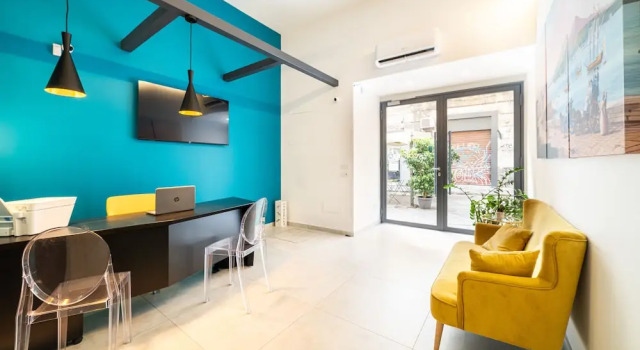 Cortese Suite, Забронировать Отель «постель и завтрак» Отели Неаполя с завтраком, рядом с Галерея Умберто, Завтраки