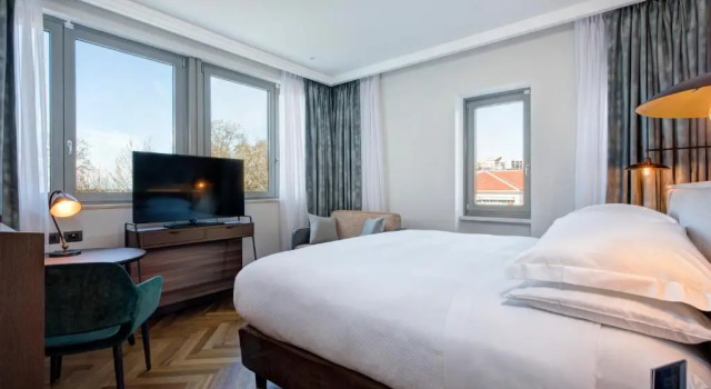 Двухместный номер Deluxe Отель DoubleTree by Hilton Rome Monti