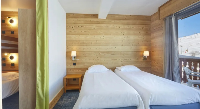 Четырёхместный номер Standard Hôtel Eliova Le Chaix