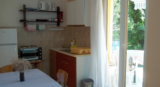 Apartment Renatare - close to the sea with parking: A1 Ugljan, Island Ugljan, Foglalás Apartman Island Ugljan Ugljan