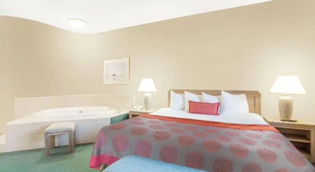 Люкс Ramada by Wyndham St George