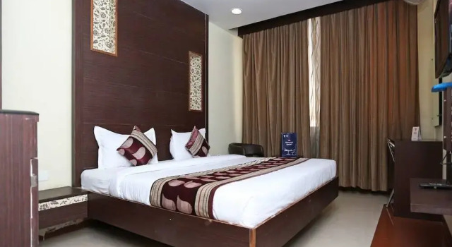 Hotel Corbiz Tower by OYO Rooms