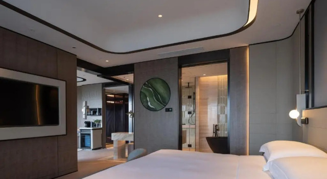 Двухместный номер Premium InterContinental Shanghai Harbour City by IHG