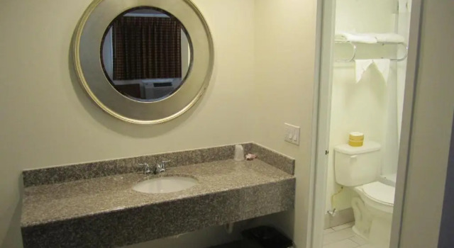 Двухместный номер Standard Travel Inn and Suites