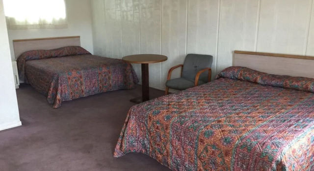 Townhouse Motel, Book Motel Sunnyside Yakima Valley