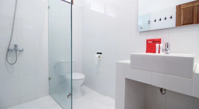 Семейный номер Standard RedDoorz Plus near Alun Alun Selatan 2