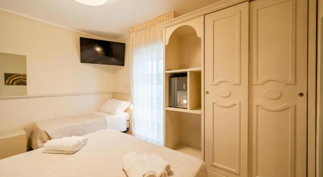 Трёхместный номер Standard с видом на море Hotel Orchidea