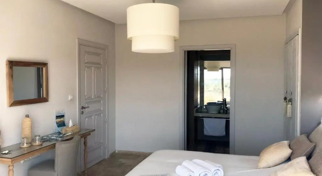 Двухместный люкс с видом на бассейн La Maison Rayhan