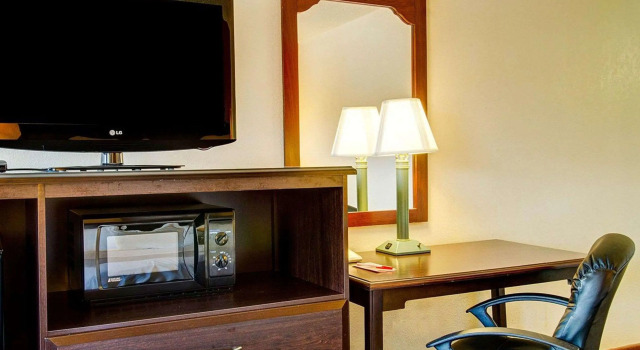 Двухместный номер Standard Econo Lodge Sharon - Foxborough