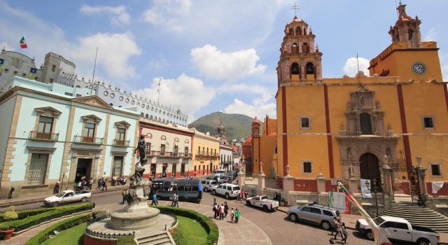 Hotel de la Paz, Забронировать Отель Гуанахуато El Bajio, рядом с Аллея поцелуев
