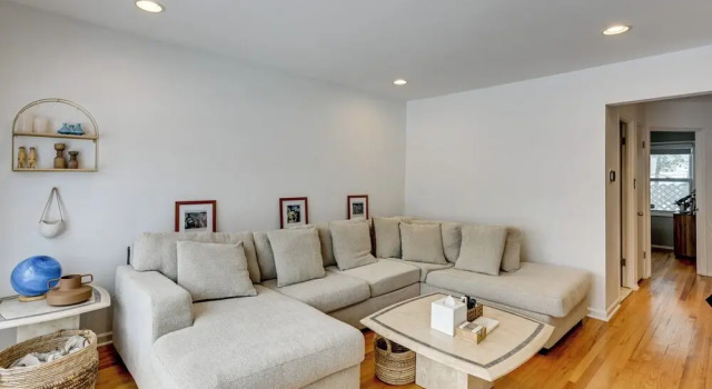 Mid-century Family Bungalow: Desirable Birmingham!