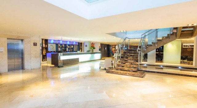 Sonesta Hotel Cali, Prenota Hotel Cali Cauca, vicino a Saint's Peter Cathedral