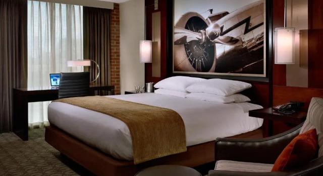 Люкс DoubleTree Hotel & Suites Charleston Airport