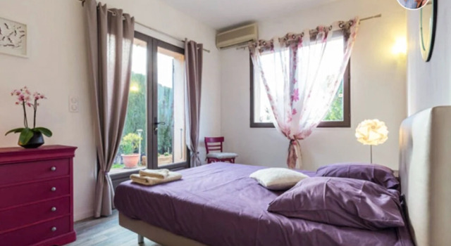 A Gorgeous, 2-bedroom Apartment in a Villa With Beautiful sea View and