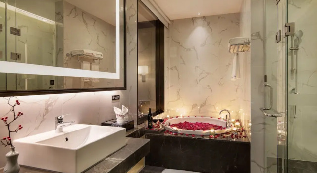 Двухместный номер Deluxe Ramada by Wyndham Huizhou Longmen