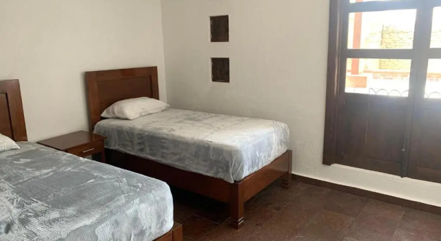 Depametepec55, Rezerwuj Hotel Hotele w Toluca z parkingiem, Parking