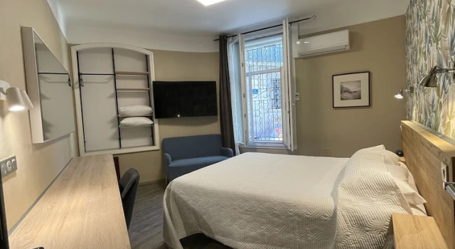 Двухместный номер Comfort с балконом Hôtel Mistral Saint Roch