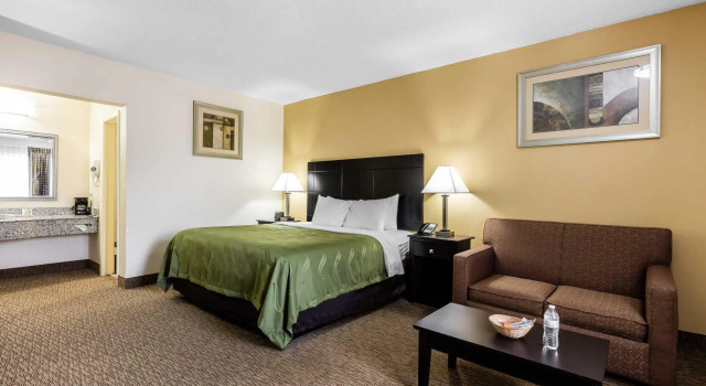 Люкс Quality Inn Tullahoma