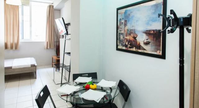 Cozy and Comfy Central Athens Apt.