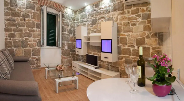 Casa Matošića Apartments, Prenota Appartamento Splitska 