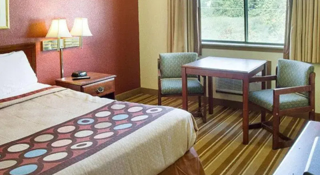 Двухместный люкс Rodeway Inn Florence - Cincinnati South