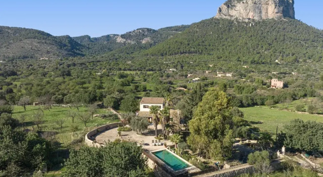 Son Fuster D Abaix in Alar, Rezerwuj Willa Hotele w Majorka z parkingiem, Parking
