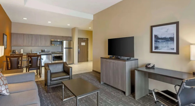 Четырёхместный номер Standard с балконом Best Western Plus Heber Valley Hotel