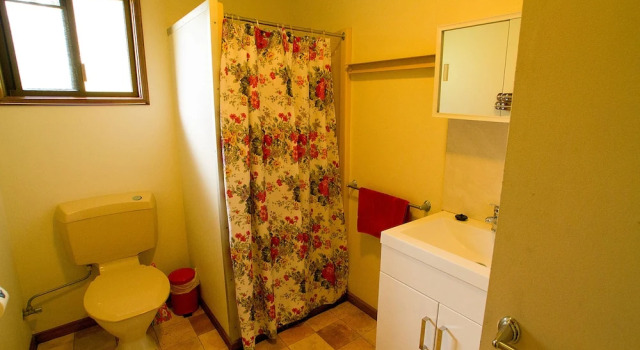 Люкс Standard Lake Eacham Tourist Park & Self Contained Cabins
