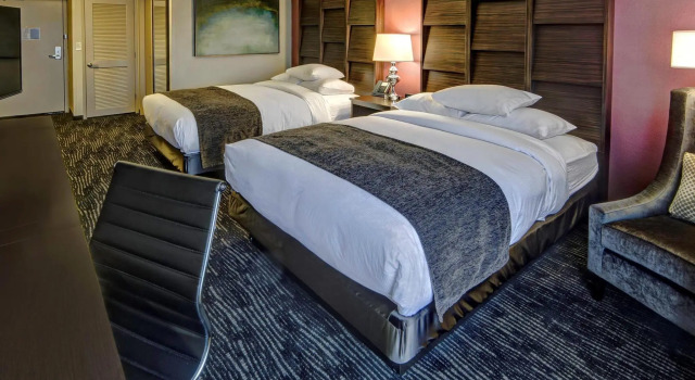 Standard Vierer Zimmer DoubleTree by Hilton Decatur Riverfront