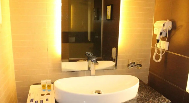 Номер Deluxe Dmore Dhaka Hotel & Resort