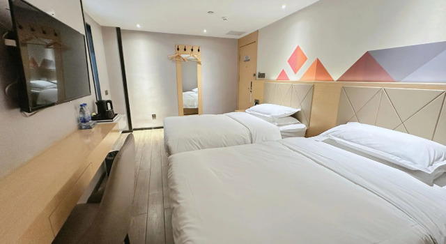 Borrman Hotel (Guangzhou Shisanhang Ximenkou Metro Station)