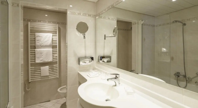 Двухместный номер Superior с балконом Hotel Europa Suites St Moritz