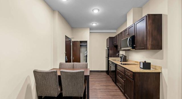 Люкс с 2 комнатами Best Western Plus Lacombe Inn and Suites