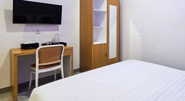 Urbanview MJ Hotel Syariah Cirebon by RedDoorz, Rezervasyon Otel North Cirebon West Java
