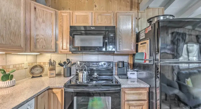 Коттедж Cabin w/ Mountain Views ~ 2 Mi to Ruidoso Midtown!