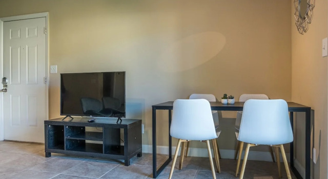 Sunny Apartments near Beach by Frontdesk, Rezerwuj Apartament Jacksonville Floryda