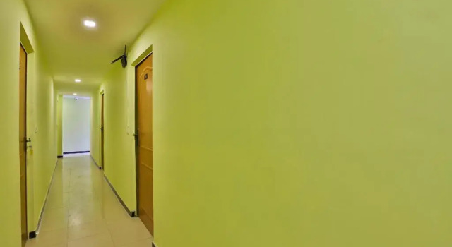 Hotel Signature by OYO Rooms