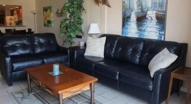 End Unit With Ocean Views And Juliet Balcony. 2 Bedroom Condo by RedAwning, Prenota Hotel Key Largo Florida Keys