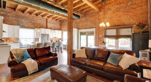 Dtwn Lynchburg Apt w/ Shared Deck: Pets Welcome!, Забронировать Апартаменты/квартира Линчберг Виргиния