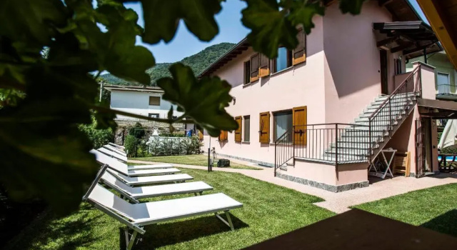Laura's Holiday House on Como Lake, Book Hotel Valbrona Como