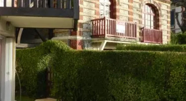 appartement proche mer avec jardin ensoleillé, Забронировать Апартаменты/квартира Ульгат 