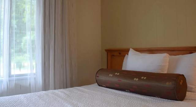 Scottys Lakeside Resort, Забронировать Курортный отель Лейк-Джордж Adirondack Mountains