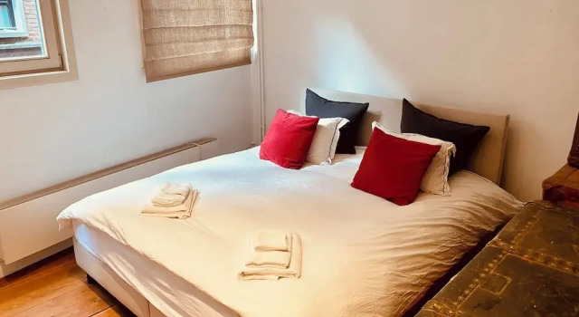 B&B BedStarLine, Забронировать Отель «постель и завтрак» Антверпен - центр города Антверпен, рядом с De Wilde Zee